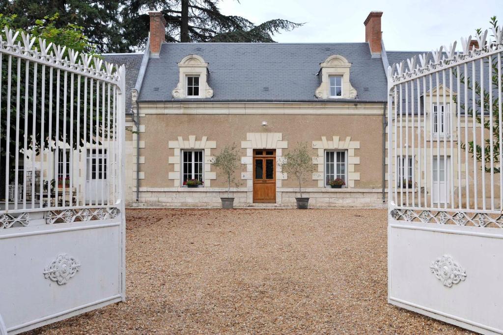 Chambres Et Tables D'Hotes Le Voriou Couddes 外观 照片